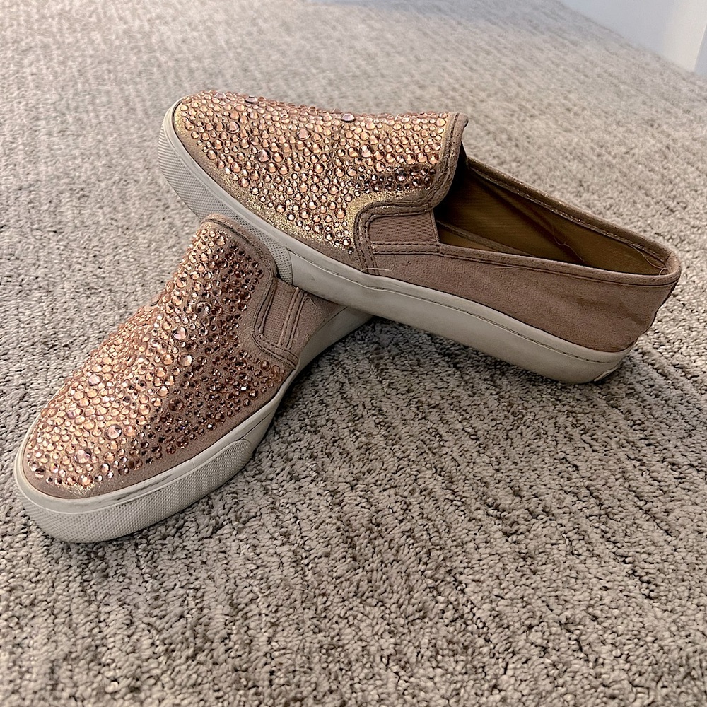 Inc size 6.5 studded shoe